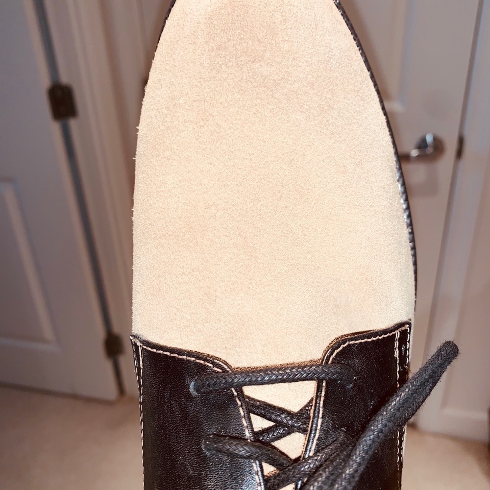 Florsheim Two Tone Derby Buck. - Picture 13 of 14